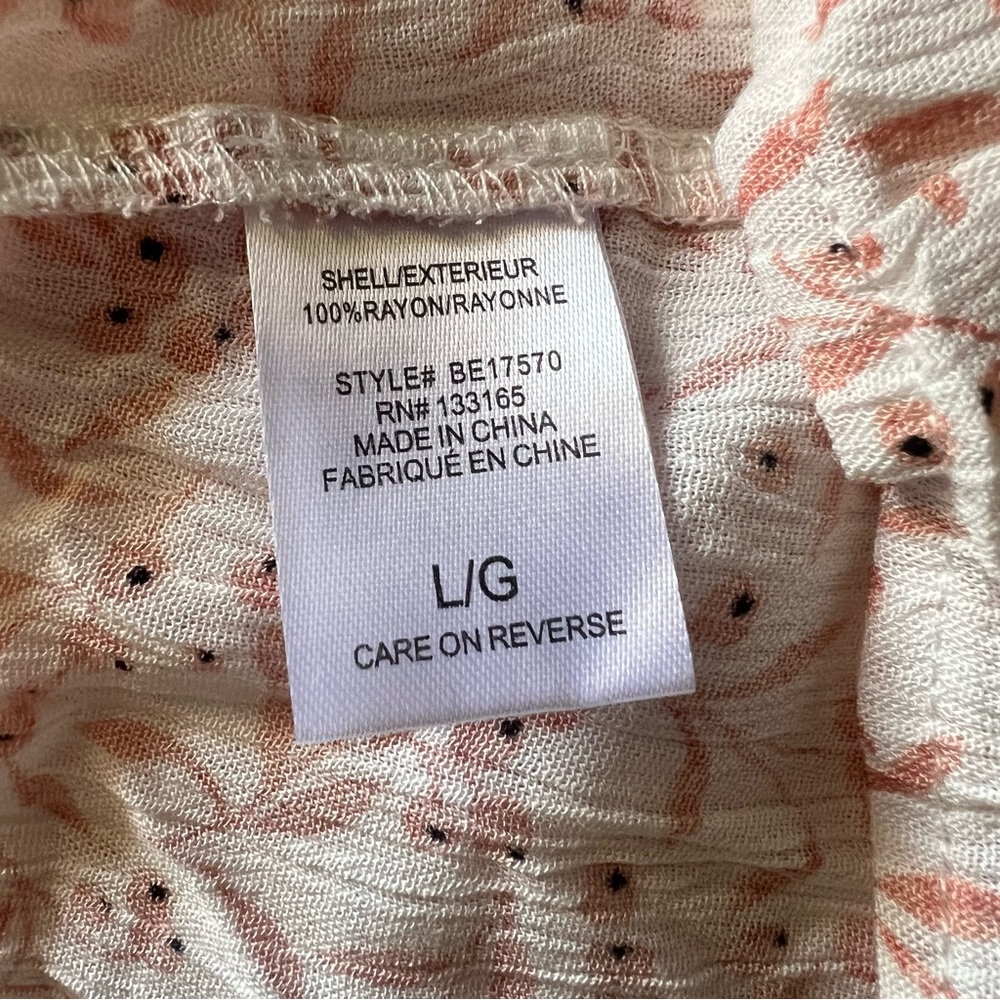 NWT Everleigh Lace Trim V-Neck Blouse Size Large - Picture 8 of 9